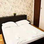 بيت ضيافة Andrassy Chic بودابست