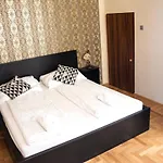 Andrassy Chic